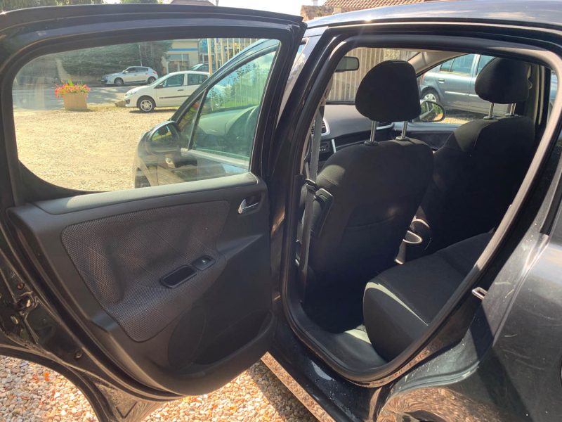 PEUGEOT 207 2008 1.6 HDI 90 EXECUTIVE