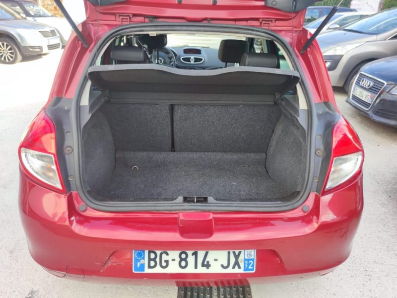 RENAULT CLIO III Dynamique TomTom Euro 5 dCi 75 eco2