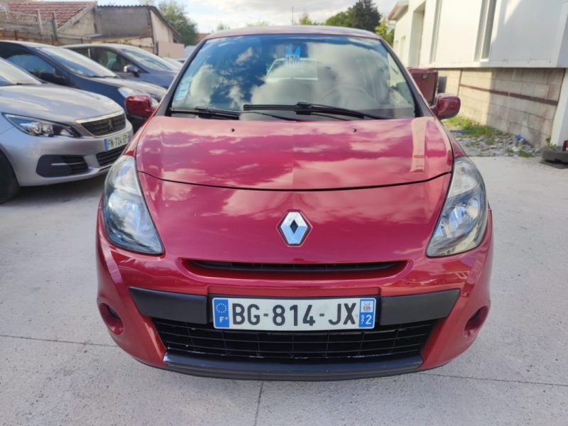 RENAULT CLIO III Dynamique TomTom Euro 5 dCi 75 eco2