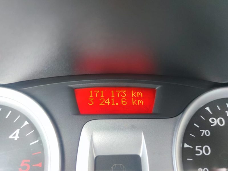 RENAULT CLIO III Dynamique TomTom Euro 5 dCi 75 eco2