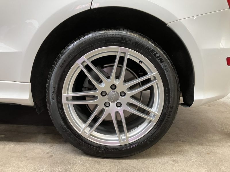 AUDI Q5 3.2V6 FSI 270ch S-line Quattro S tronic 7