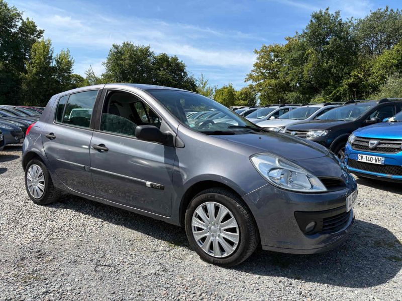 RENAULT CLIO CONFORT 1.5DCI 85cv distribution neuf plus embrayage neuf garantie 12 mois
