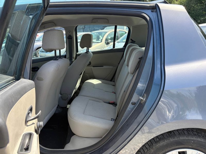 RENAULT CLIO CONFORT 1.5DCI 85cv distribution neuf plus embrayage neuf garantie 12 mois