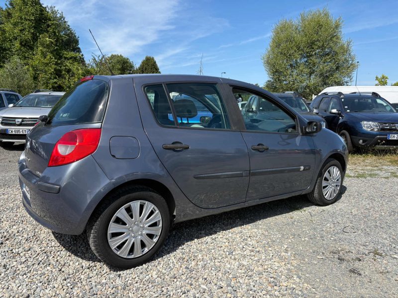 RENAULT CLIO CONFORT 1.5DCI 85cv distribution neuf plus embrayage neuf garantie 12 mois