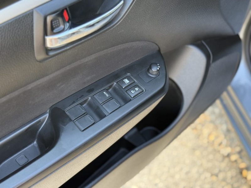 SUZUKI SWIFT 1.2 VVT 95CH SERIE SPECIALE IN THE CITY / Bluetooth / USB / Révisée & Garantie 6 mois. 