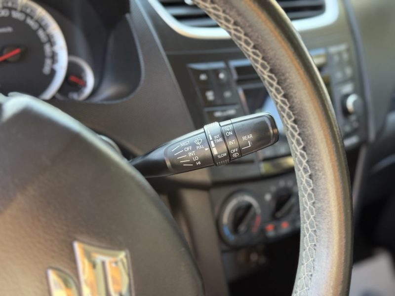 SUZUKI SWIFT 1.2 VVT 95CH SERIE SPECIALE IN THE CITY / Bluetooth / USB / Révisée & Garantie 6 mois. 