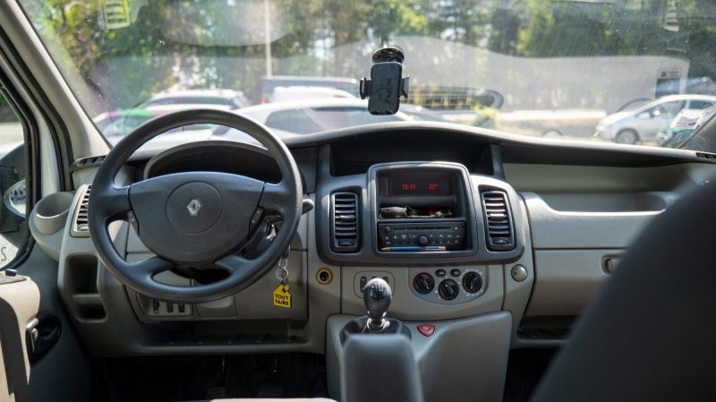 RENAULT TRAFIC 2.0 DCI 115CH 6 PLACES 