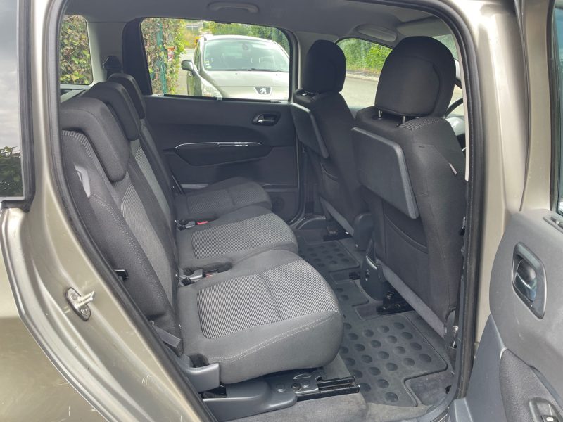 PEUGEOT 5008 PREMIUM 1.6HDI 110CH