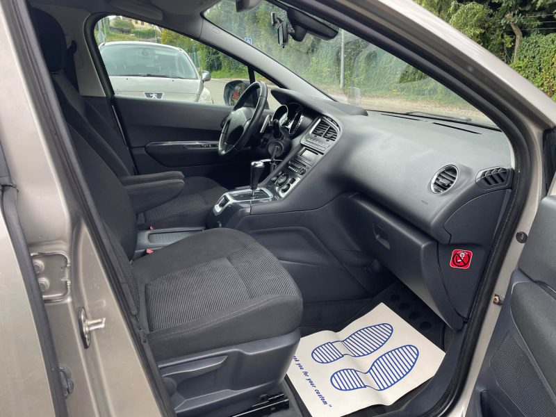 PEUGEOT 5008 PREMIUM 1.6HDI 110CH