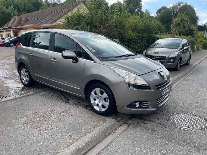 PEUGEOT 5008 PREMIUM 1.6HDI 110CH