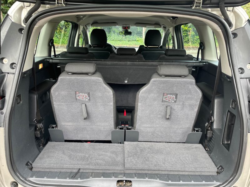 PEUGEOT 5008 PREMIUM 1.6HDI 110CH