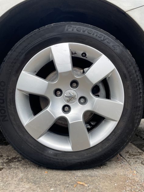 PEUGEOT 5008 PREMIUM 1.6HDI 110CH