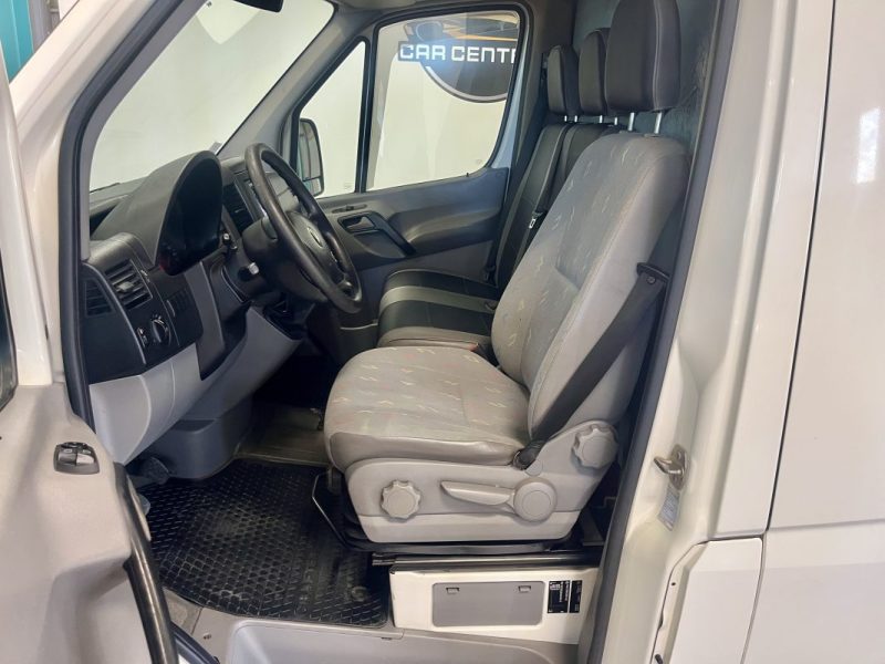 VOLKSWAGEN CRAFTER Fourgon Court 30 2.5 TDI 164ch BVM6 TVA RECUPERABLE GARANTIE 6 MOIS