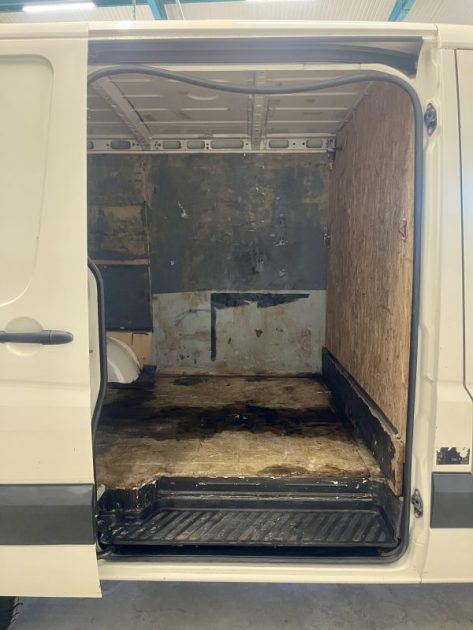 VOLKSWAGEN CRAFTER Fourgon Court 30 2.5 TDI 164ch BVM6 TVA RECUPERABLE GARANTIE 6 MOIS