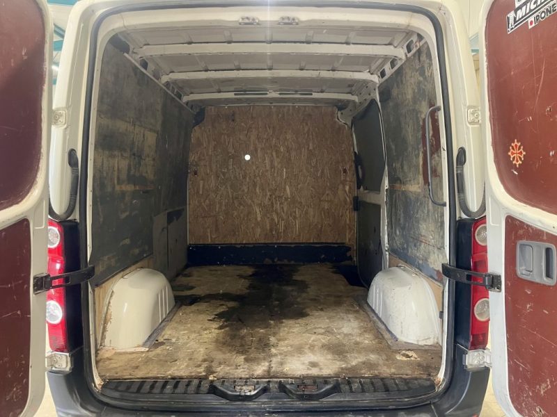 VOLKSWAGEN CRAFTER Fourgon Court 30 2.5 TDI 164ch BVM6 TVA RECUPERABLE GARANTIE 6 MOIS