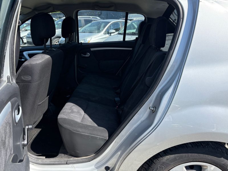 DACIA SANDERO 1.4 MPI 75CV   LAUREATE  garantie 12 mois