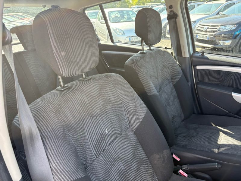 DACIA SANDERO 1.4 MPI 75CV   LAUREATE  garantie 12 mois