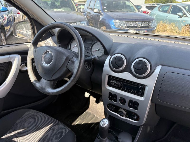 DACIA SANDERO 1.4 MPI 75CV   LAUREATE  garantie 12 mois
