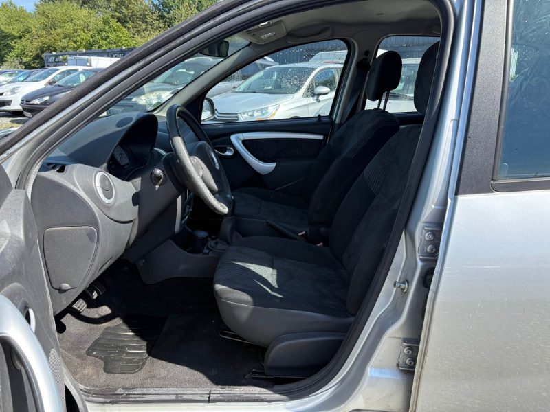 DACIA SANDERO 1.4 MPI 75CV   LAUREATE  garantie 12 mois