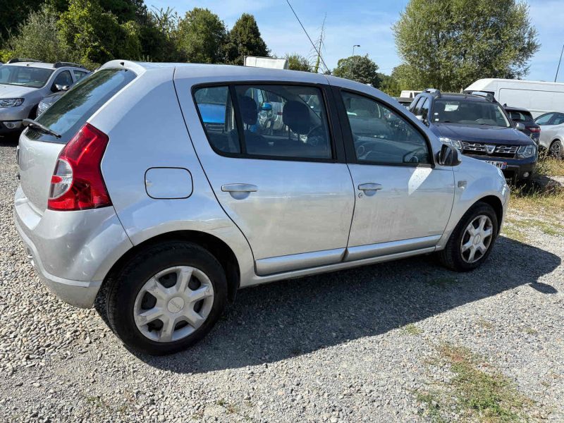 DACIA SANDERO 1.4 MPI 75CV   LAUREATE  garantie 12 mois