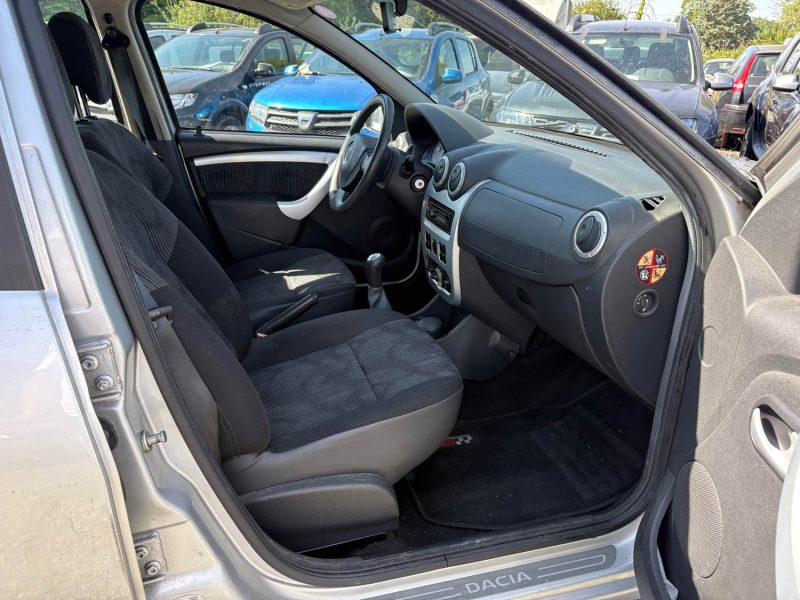 DACIA SANDERO 1.4 MPI 75CV   LAUREATE  garantie 12 mois