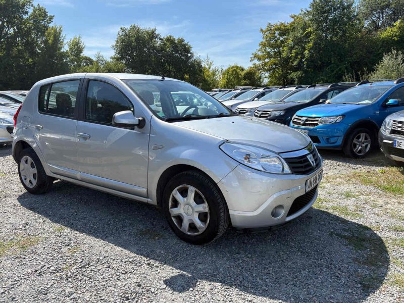 DACIA SANDERO 1.4 MPI 75CV   LAUREATE  garantie 12 mois