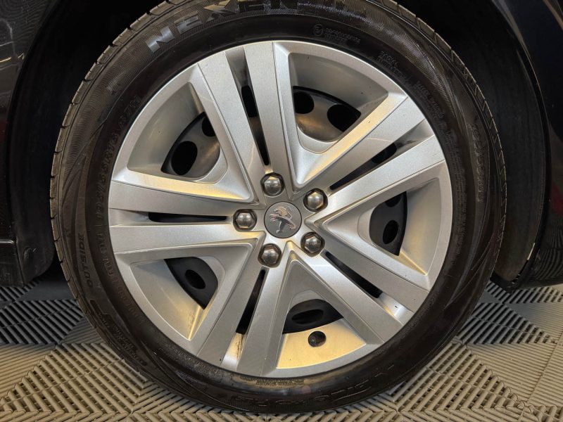 PEUGEOT 208 1.6 BLUEHDI 75CH STYLE GARANTIE 6 MOIS