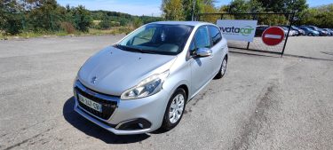 PEUGEOT 208 2015