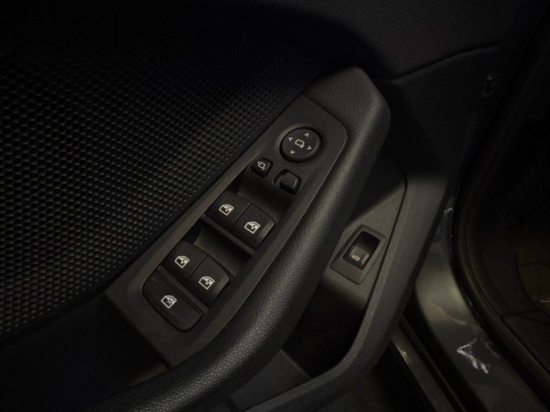 BMW SERIE 1 118i LOUNGE 140ch