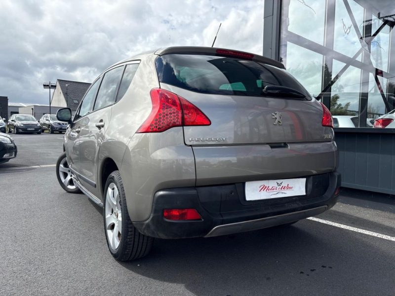 PEUGEOT 3008 2012