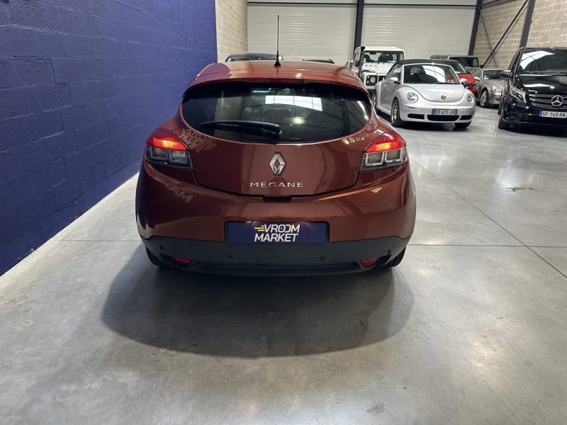 RENAULT MEGANE 3 COUPE 1.5 dCi 110ch / KIT DISTRIBUTION A JOUR