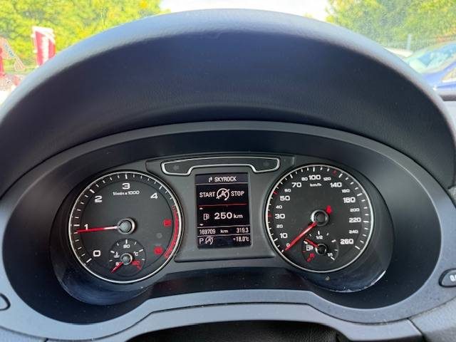 2EKQ248 Q3 2.0 TDI quattro 2012 -  169709 KM