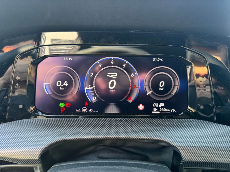 Golf 8.5 Facelift R black edition 333ch AKRA/TO