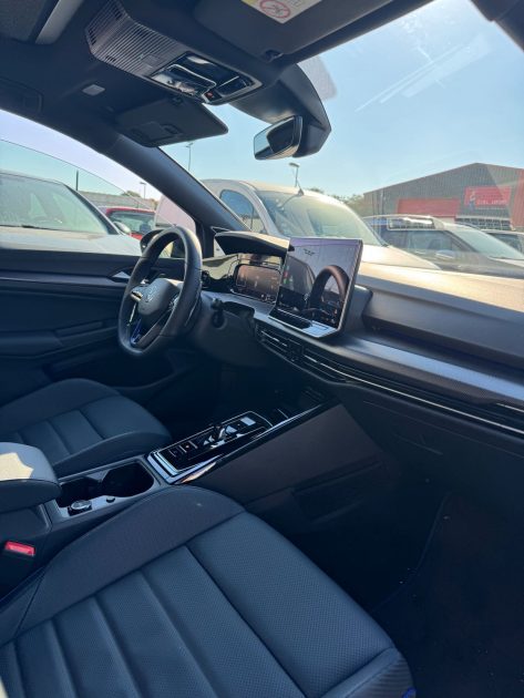 Golf 8.5 Facelift R black edition 333ch AKRA/TO