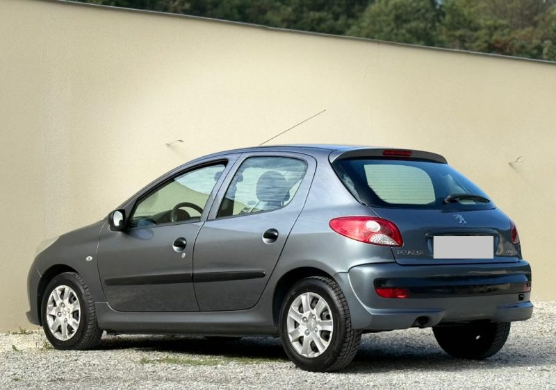 PEUGEOT 206+ 1.4 HDi 70CH BLUE LION URBAN Euro5 5p 2011 131 000KM