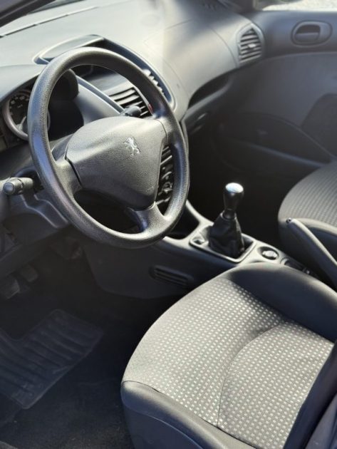 PEUGEOT 206+ 1.4 HDi 70CH BLUE LION URBAN Euro5 5p 2011 131 000KM