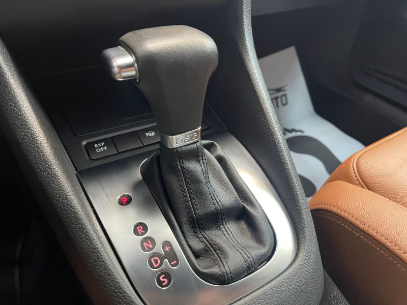 VOLKSWAGEN GOLF 2010