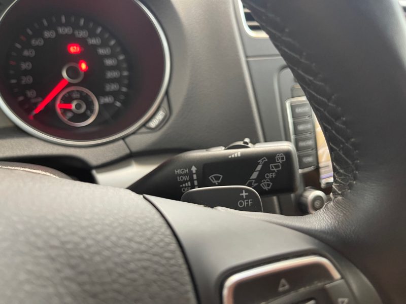 VOLKSWAGEN GOLF 2010