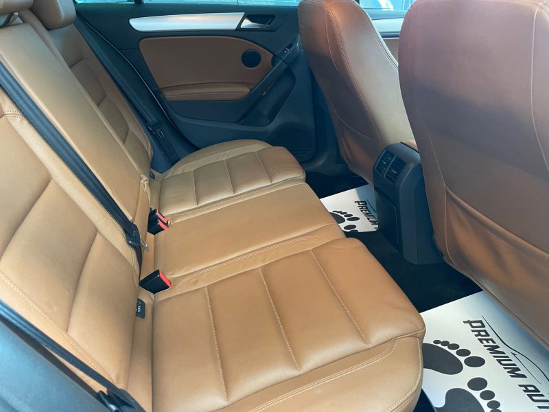 VOLKSWAGEN GOLF 2010