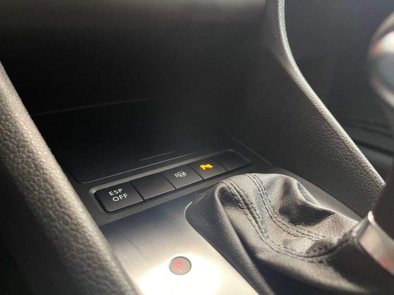 VOLKSWAGEN GOLF 2010