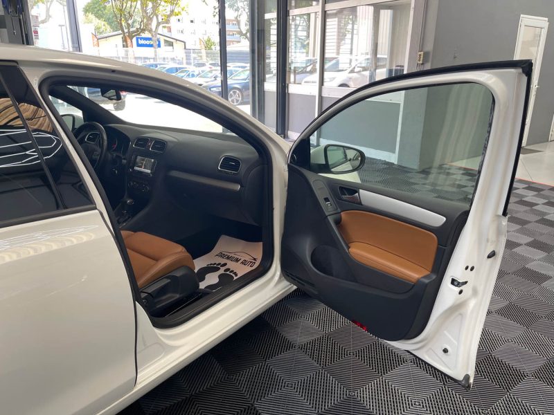 VOLKSWAGEN GOLF 2010