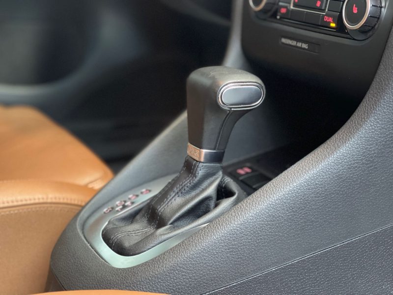 VOLKSWAGEN GOLF 2010