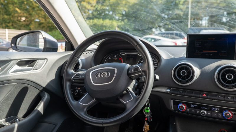 AUDI A3 SPORTBACK 1.6 TDI 105 ATTRACTION