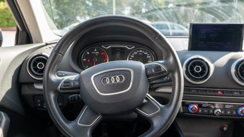 AUDI A3 SPORTBACK 1.6 TDI 105 ATTRACTION