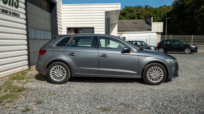 AUDI A3 SPORTBACK 1.6 TDI 105 ATTRACTION