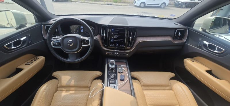 VOLVO XC60 2021
