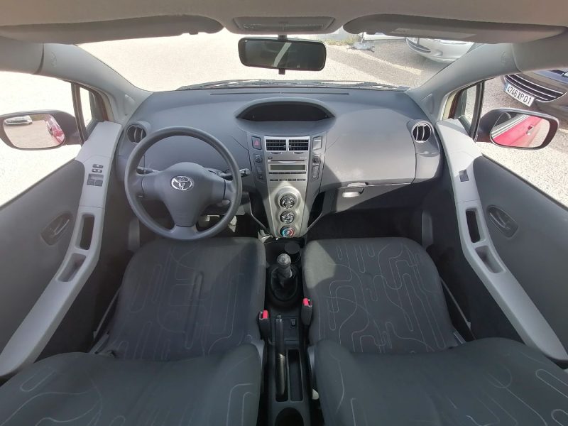 TOYOTA Yaris - 70ch essence 