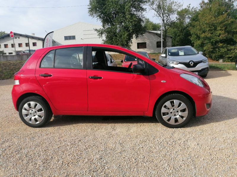 TOYOTA Yaris - 70ch essence 