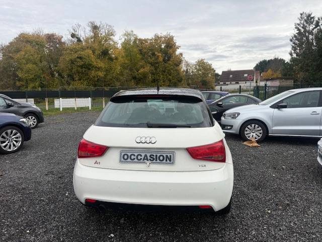 Audi A1 1.6 TDI Attraction 2013 - 72868 KM