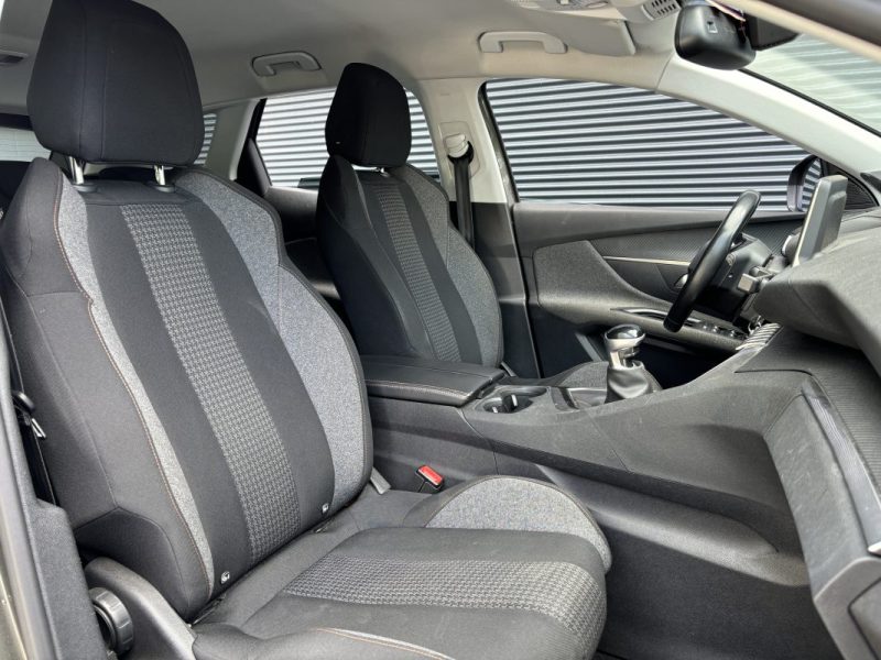 PEUGEOT 3008 1.5 BlueHDi 130cv - Active 